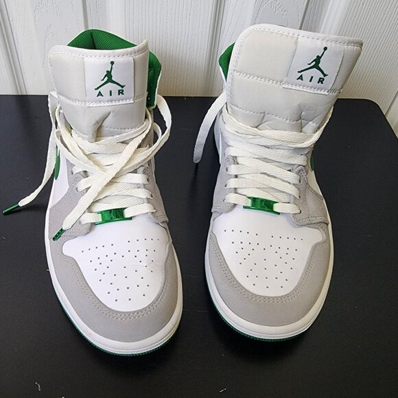 Nike Jordan 1 Mid - Picture 1 of 3